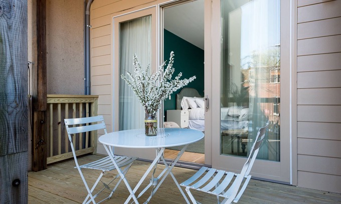 Belmont Hotel | Townsman Hotel: Meriwether | 0 Bed, 1 Bath