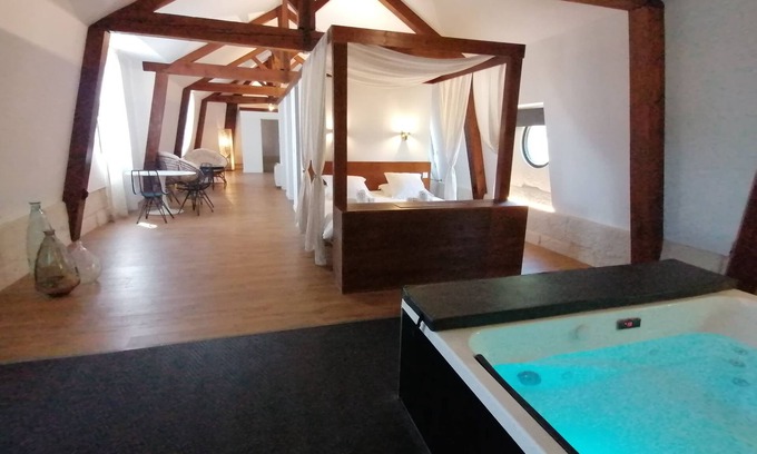 Vendres House | Très Grand Loft Sous Les Toits - Château La Vidalle