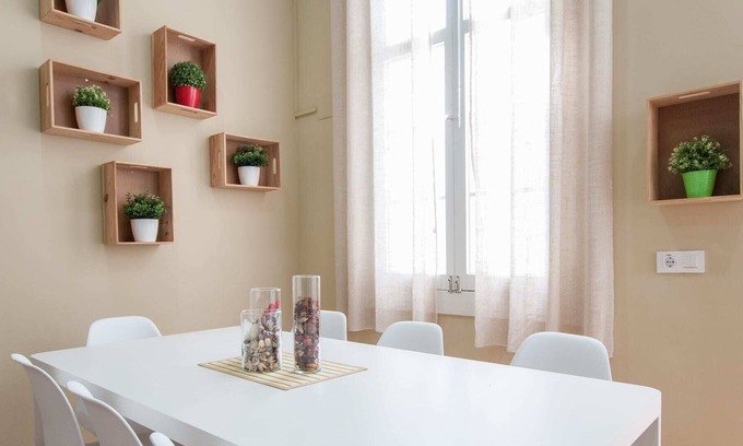 Vegueta Apartment | Traditional Triana House with 9 en-suite Bedrooms