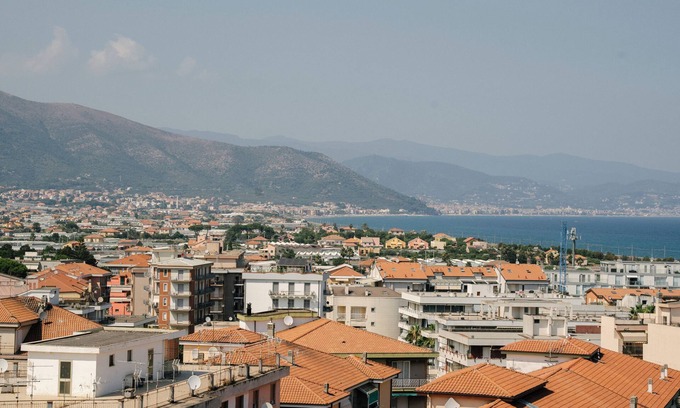 Albenga Apartment | Tra le Nuvole - Two Bedroom Apartment, Sleeps 5