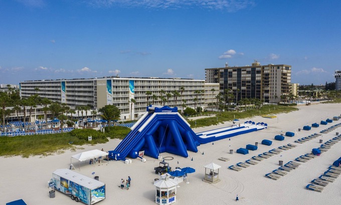 St. Pete Beach Condo | TradeWinds - 1 Bedroom - Gufl Front View