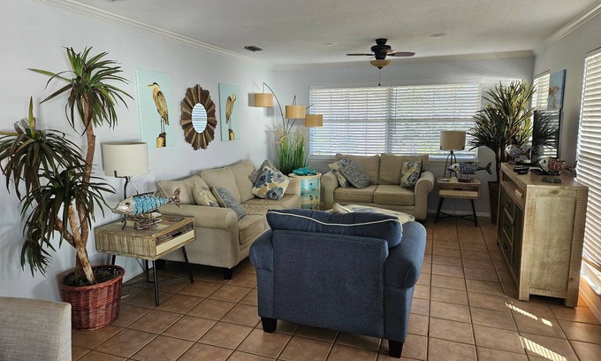 Bradenton Beach Condo | Tradewinds Cottage 23 - Amazing Bay View! Beach, Pool Access!