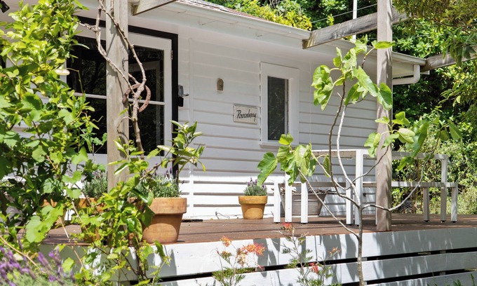 Merricks House | Traditional 1920's cottage in Merricks