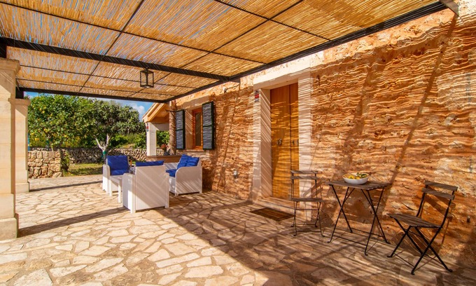 Sineu House | TRADITIONAL AND MODERN CASA BINITAREF IN SINEU