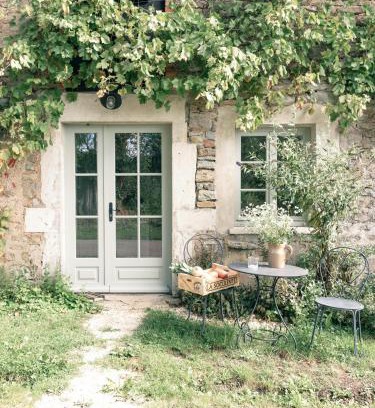 Champignolles House | Traditional Apartment In The Heart Of Burgundy
