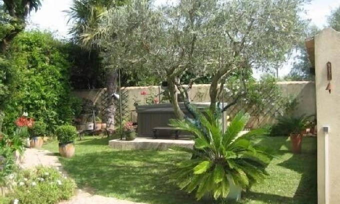 Mauguio Apartment | Traditional Farmhouse In Countryside 10 Mn Des Plages .