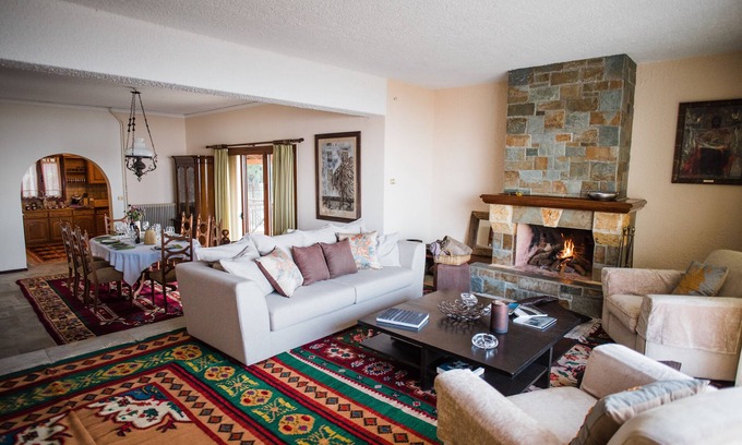 Aigialeia Villa | Traditional Luxury Villa ARMONIA