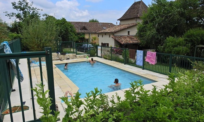 Eymet Cottage | Traditionnal Cottage in a FarmHouse with Private Pool.
