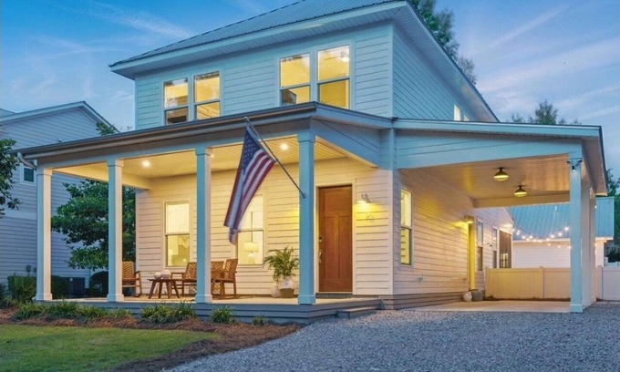 Seagrove Beach House | Trae Bien – Pet Friendly/Golf Cart/Pool (Jan 26)