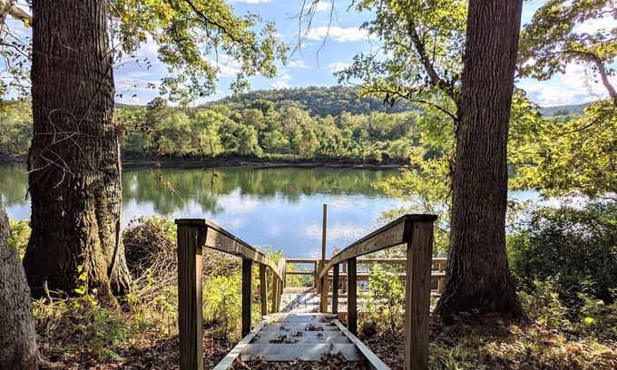 Boswell House | Trail's End River Cabin ~ remote with fiber wifi