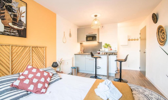 Plaine des Bouchers Apartment | Tram - L'Absolu