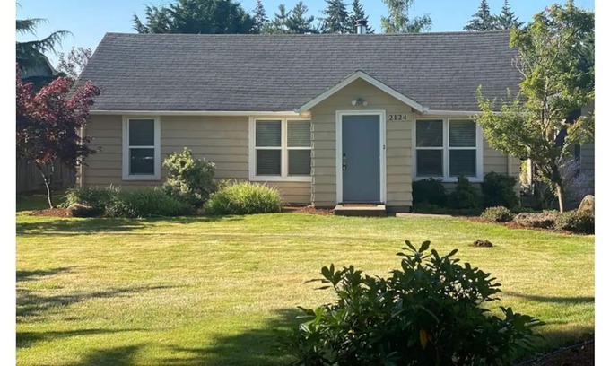 Camas House | Tranquil 2 Bedroom Nestled In the Hills