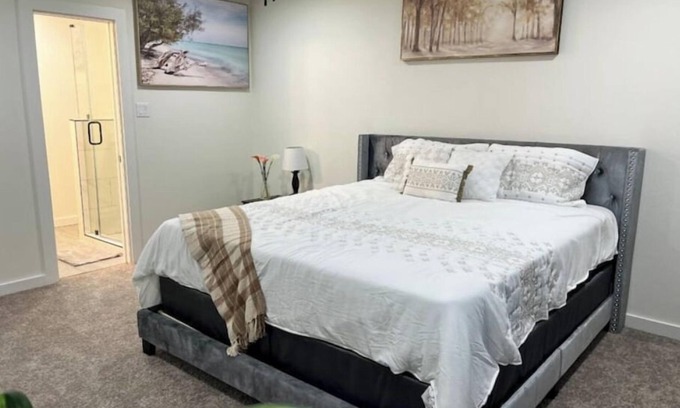 Houston House | Tranquil 3-bedroom house in Houston with WiFi