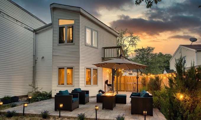 Arlington House | Tranquil 3BR/2.5ba house with 4 beds for 7/Patio/BBQ & Gaming Room/15 mins to DC