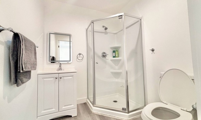 Downtown Los Angeles House | Tranquil 4-bedroom house with AC in charming Los Angeles