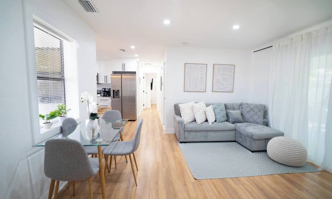 Meadowlawn House | Tranquil and Sunny 4BR Getaway Home