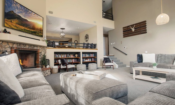 Running Springs House | Tranquil Home in Running Springs, CA 5 Beds, Game Room