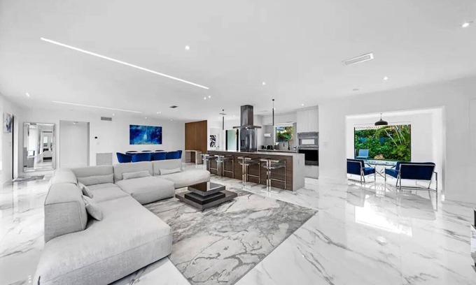 Highland Lakes House | Tranquil Oasis - Spacious Bedrooms - 10mins Beach