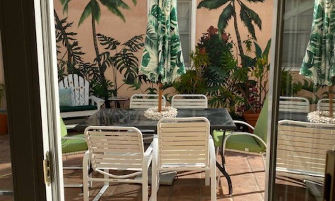 Torrance House | Tranquil oasis in the suburbs