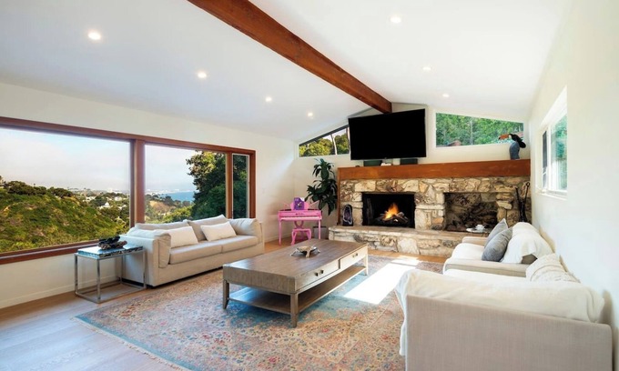 Pacific Palisades House | Tranquil Ocean View Retreat in Pacific Palisades