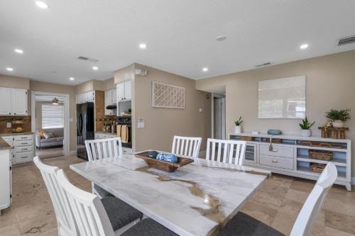 Plaza Terrace House | Tranquil Paradise - 2 Miles to Raymond James Stadium