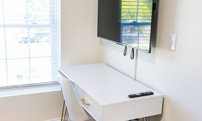 Federal Hill Apartment | Tranquil renovated 3-bedroom apartment with central AC in Providence