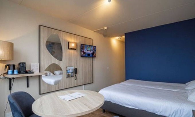 Wijk aan Zee Hotel | Tranquil Retreat by the Sea – Zeeduin Beach & Dunes Just Steps Away - 3 Units