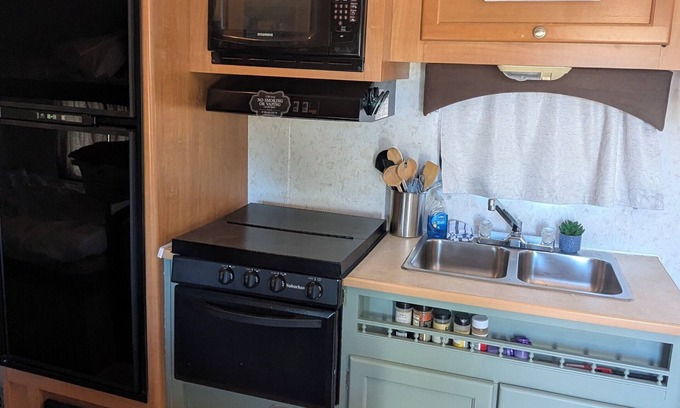 Tortolita House | Tranquil RV with AC in sunny Tucson