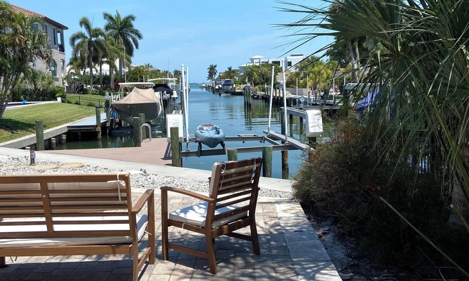 Longboat Key House | Tranquil Waterfront home- Water, peace, sunshine, & sand, this is your place. n