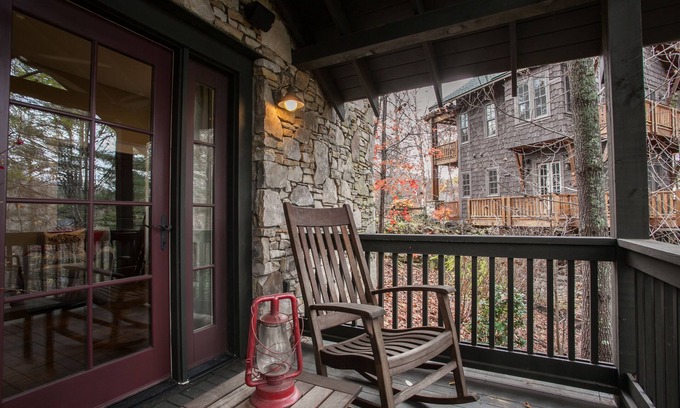 Cheshire House | Tranquility Treehouse | Luxe Home in Cheshire Village 5 Min. from Black Mtn!