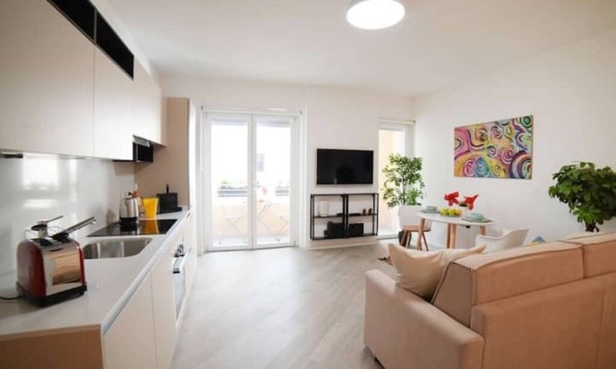 Testaccio Apartment | Trastevere Romantic & Chic | Kitchen | Balcony