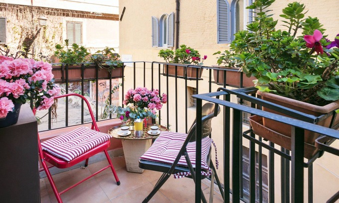 Trastevere Apartment | TrastevereHome - Secret Balcony in the Heart of Rome Trastevere