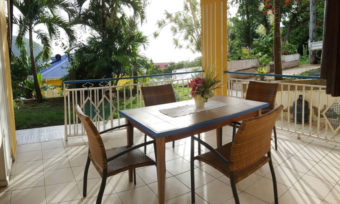 Cafeiere Cottage | Traveler's tree small haven
