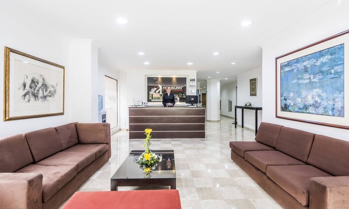 La Carolina Apartment | Travelers Suites Edificio Fontana Plaza