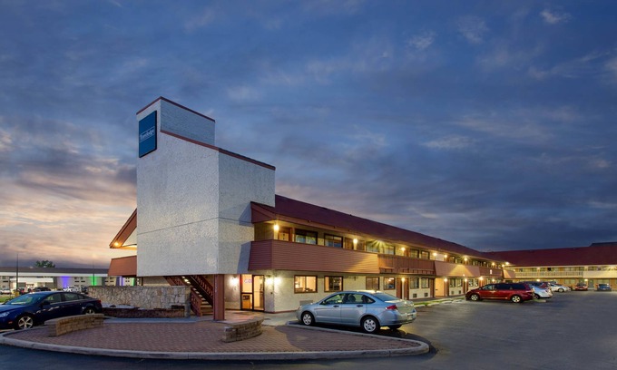 South Holland Hotel | Travelodge by Wyndham Chicago - South Holland