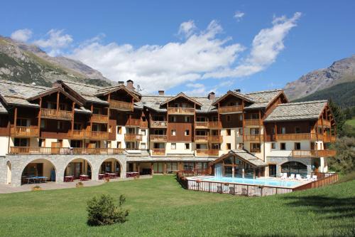 Val Cenis Apartment | travelski home premium - Résidence Les Alpages de Val Cenis