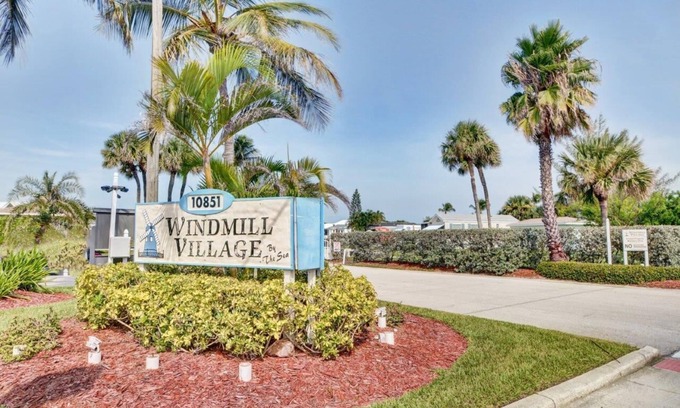 Hutchinson Island South House | Treasure Coast location with resort type amenities