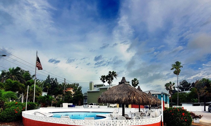 Sunset Beach Condo | Treasure Island Getaway 1/1 with water views and on-site pool!