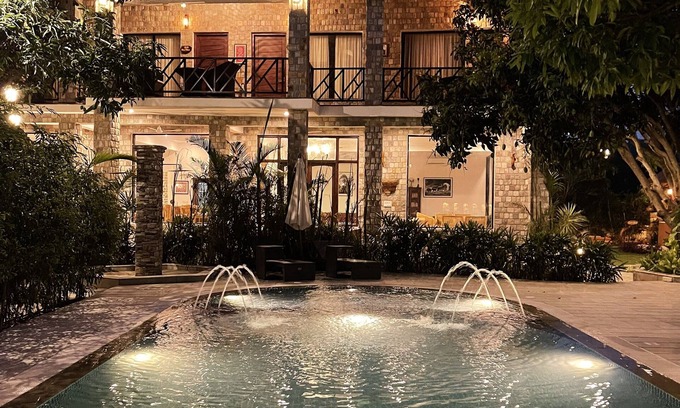 Bail Parao Hotel | Tree of Life Vanvilas Riveredge