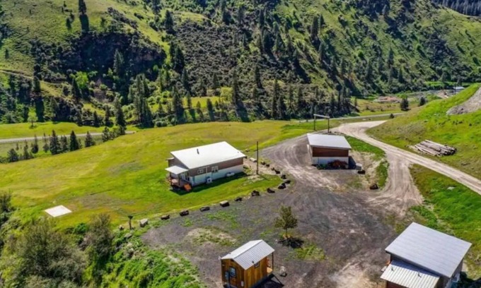 Riggins Cabin | Tree-Stone Ranch Cabin B with Canyon Views