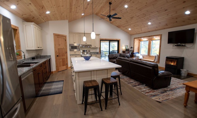 Mancelona Cottage | Tree Top Cottage on 15 wooded acres