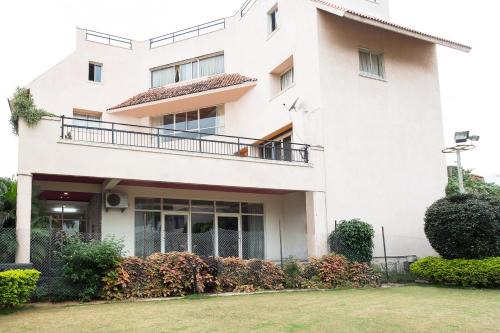 Attapur Hotel | Treebo Fort Club