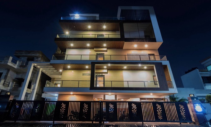 Sector 51 Hotel | Treebo Mr. J, Sec 51
