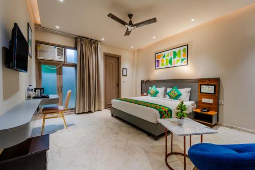 Sector 70 Hotel | Treebo Raahgir Suites