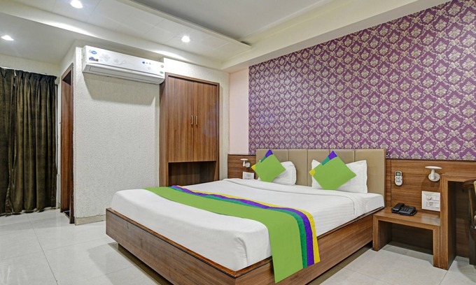Bhopal Hotel | Treebo Trend Johri Regency