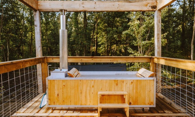 Sodus Cabin | Treehouse 3 Honeymoon Treehouse & Spa with Private Hot Tub