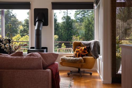 Daylesford Villa | Treehouse Spa Villa - Unique & Secluded Retreat in Daylesford