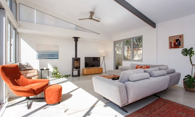 Beaconsfield Apartment | Treetop Retreat - Spacious modern home with pool