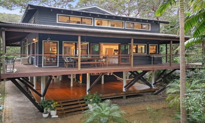 Pearl Beach House | Treetops by HolidayCo.