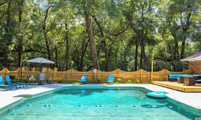 Meridian House | Tremendous House 4BR 2.5BA - Huge pool